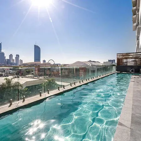 Urban Escape: Great Location W/ Cityscape Brisbane