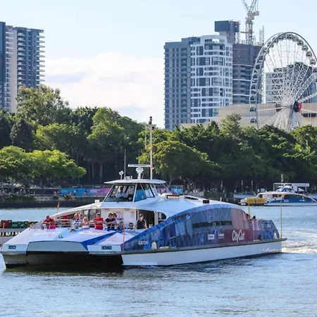 King Bed, Views, Car Park & Perfect Location! Apartment Brisbane