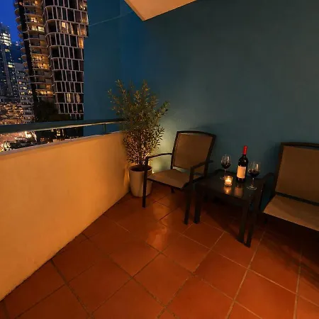 Queen Street Cbd With Balcony And Amenities C48 *