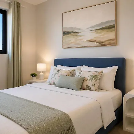 Apartment Two Private Ensuites Modern Brisbane