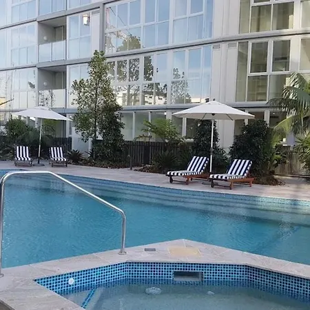 Luxurious Newstead With Views Apartment *