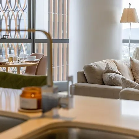 Apartment Skyline Elegance 2bdr Pool Gym Sauna Parking Brisbane