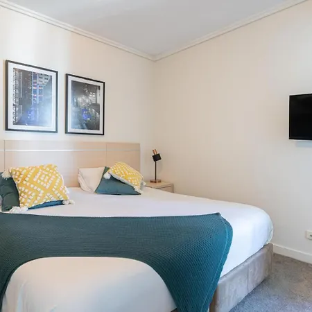 Apartment Chic 1br Retreat Heart Of Pool&gym Views *