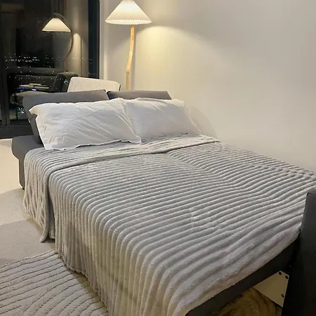 Apartment Lvl72 Breathtaking Views With Parking, Pool & Gym *