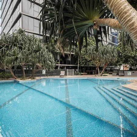 Apartment Level 22 Skyline Views With Sauna, Gym, Pool And Free Parking *