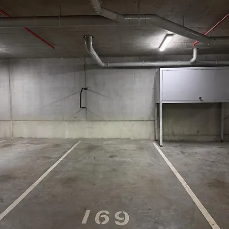 Walk To The Gabba With Rooftop Pool & Secure Carpark With Beautiful Views Apartment Brisbane