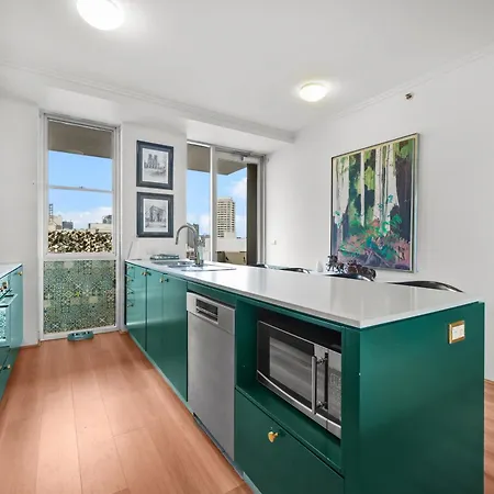 Entire Unit - 2 Pools - Sauna - Park - Cbd Views - Baby Ready *