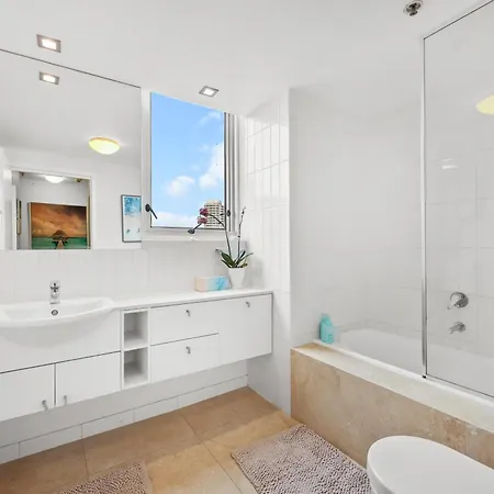 Apartment Entire Unit - 2 Pools - Sauna - Park - Cbd Views - Baby Ready *
