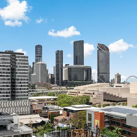 Convenient To Urban Living By Private Host Apartment
