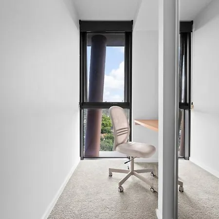 Skyhigh Retreat View And Shopping At Your Doorstep