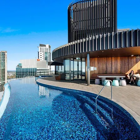 Inspired Serenity With River Views, Fast Wifi, Carpark, Gym, Rooftop Pool Apartment Brisbane