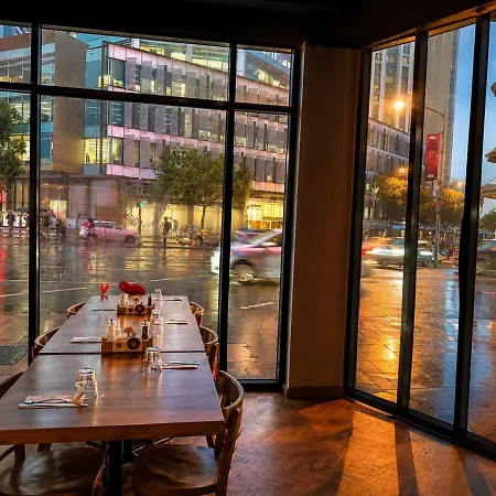 Queen Street Cbd With Balcony And Amenities C48 *