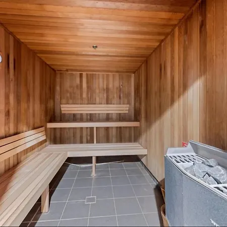 Modern Living With Secure Parking! *