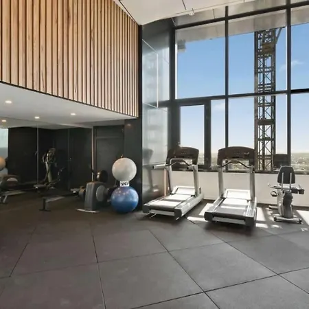 Sky Tower Luxe Retreat Pool & Gym *