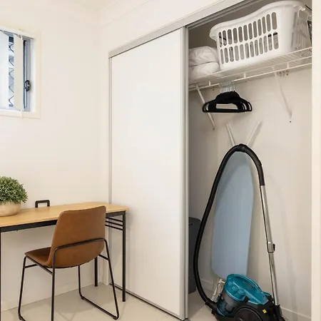 Smart Self Check-in - Darnley St Apartment *