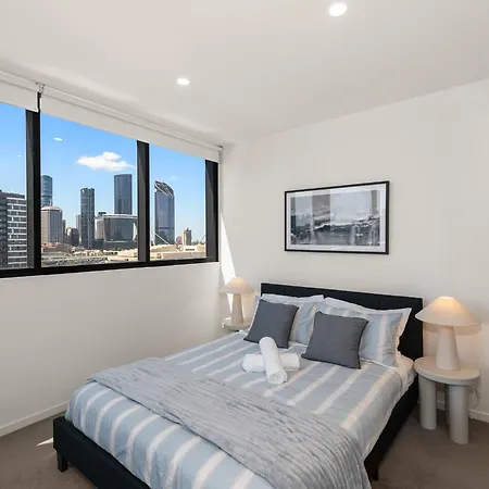 Convenient To Urban Living By Private Host *