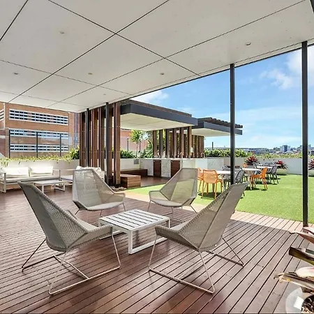 Apartment Modern Living With Secure Parking! *