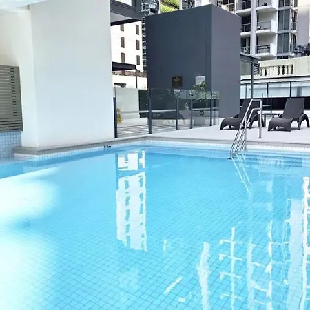 Apartment Chic 1br Retreat Heart Of Pool&gym Views