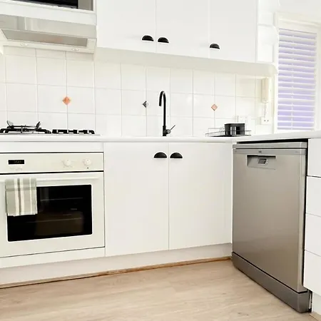 2br - Lagoon Pool Gym - Sleeps 6 - Baby Equipped - Free Parking * Brisbane