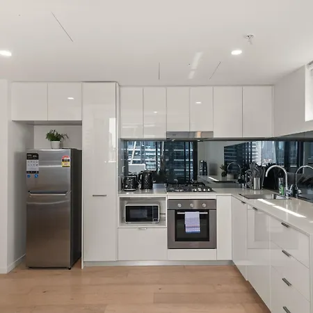 Apartment Convenient To Urban Living By Private Host *