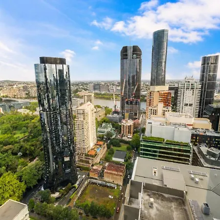Cbd Luxury 2b W Parking Sky View Apartment *