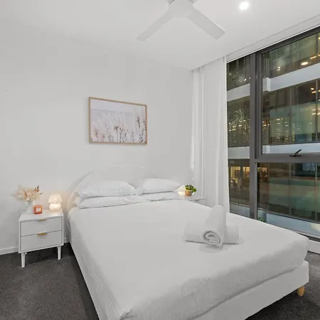 Luxury 2 Bed 2 Bath Parking Pool Gym & Sauna Apartment