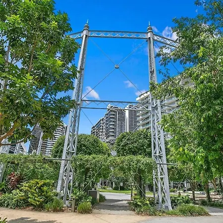 Luxurious Newstead With Views