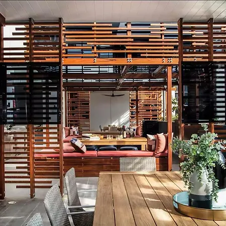 Apartment Convenient To Urban Living By Private Host