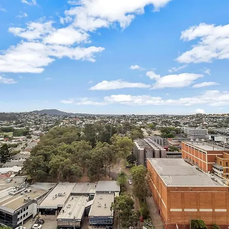 Modern Living With Secure Parking! Apartment