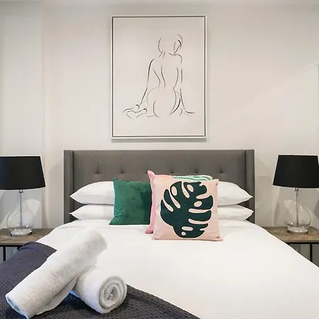 Apartment Convenient To Urban Living By Private Host