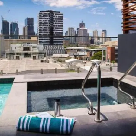 Convenient To Urban Living By Private Host *