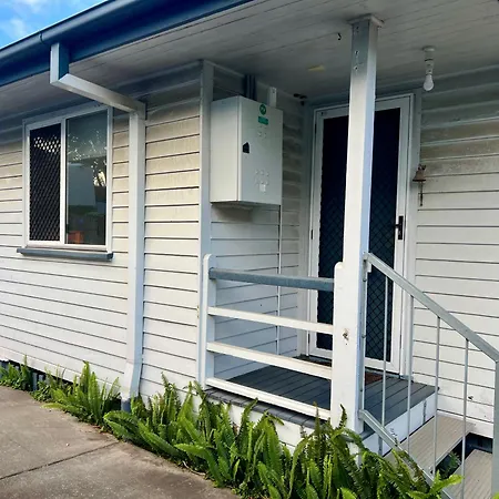 Homestay Conveniently Located Near Westfield Carindale Brisbane