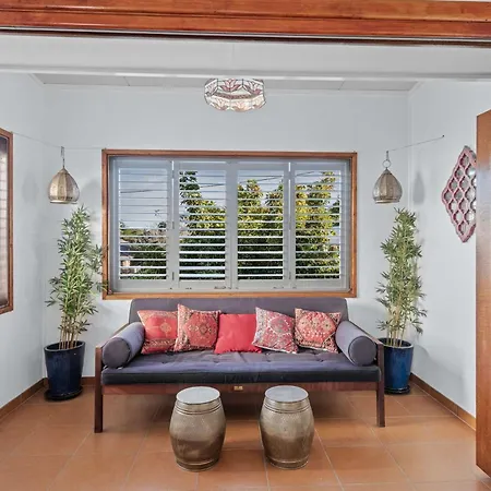 Sunny Bayside Escape In Lota Holiday home Brisbane