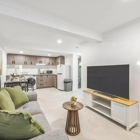Great Value Renovated Unit Near Griffith Holiday home *