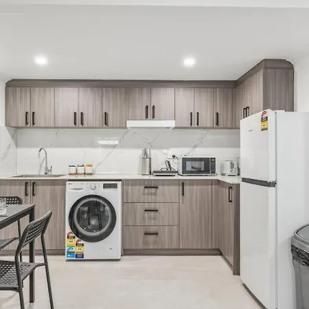 Great Value Renovated Unit Near Griffith