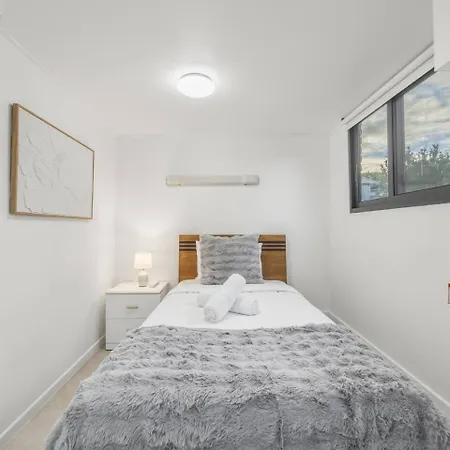 Great Value Renovated Unit Near Griffith