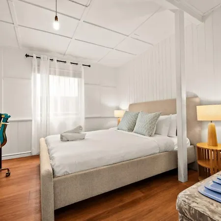 Heritage Family Heart Of West End Cbd And River Holiday home