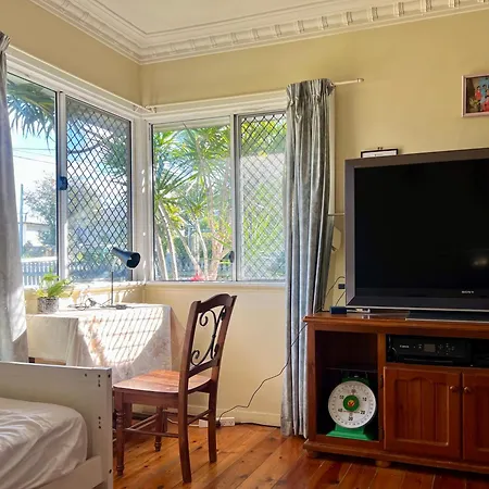 Private Living With A Single Bed Guest house *