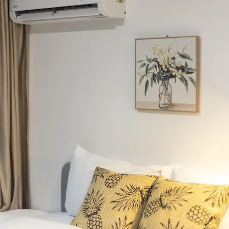 Great Value Renovated Prime Location Aircon Holiday home Brisbane