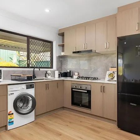 Amazing Location Close To Everything Pet Friendly * Brisbane