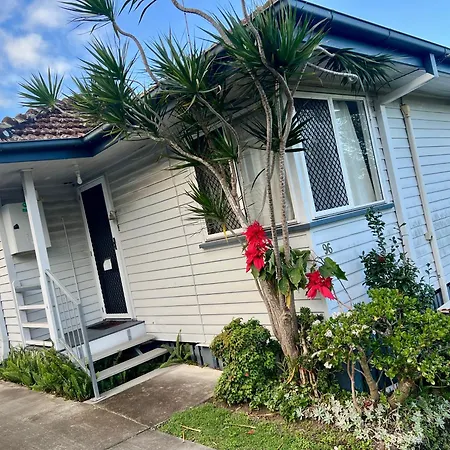 Private Living With A Single Bed Brisbane