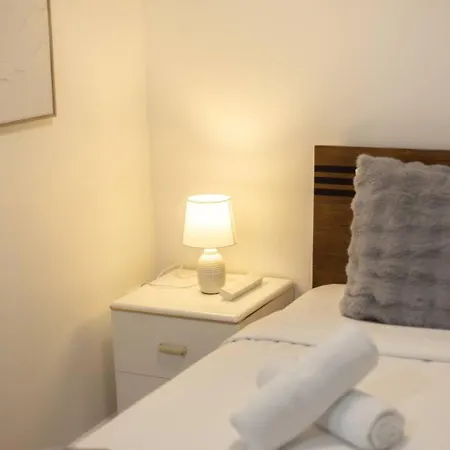 Great Value Renovated Unit Near Griffith Holiday home