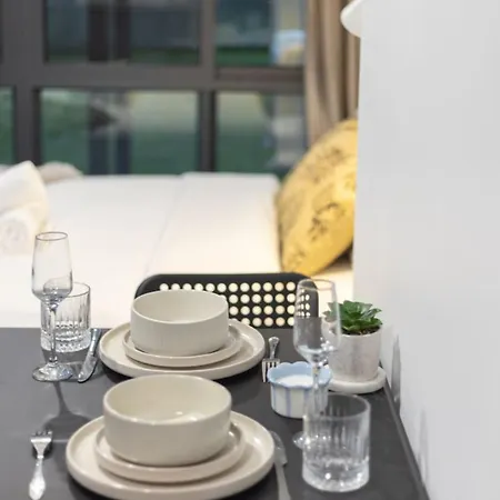 Great Value Renovated Prime Location Aircon Holiday home Brisbane