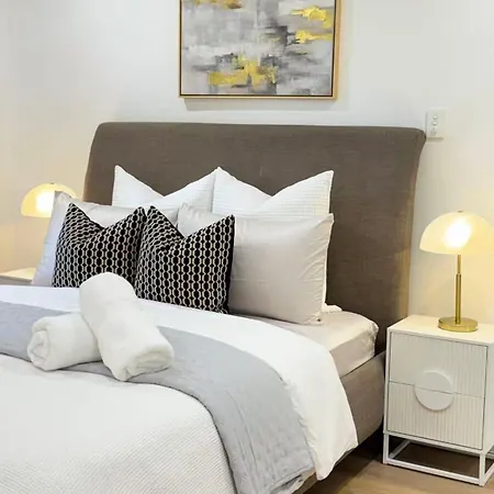 Amazing Location Close To Everything Pet Friendly * Brisbane