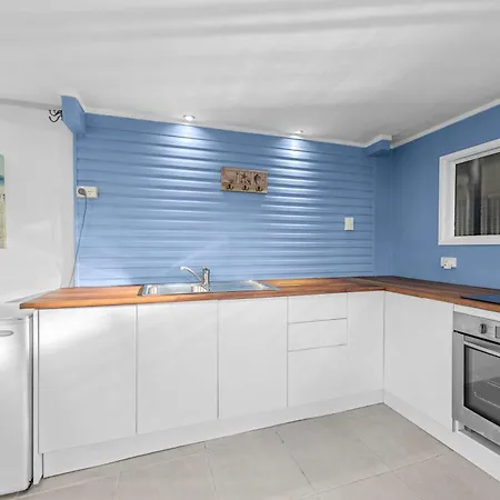 Holiday home Sunny Bayside Escape In Lota *