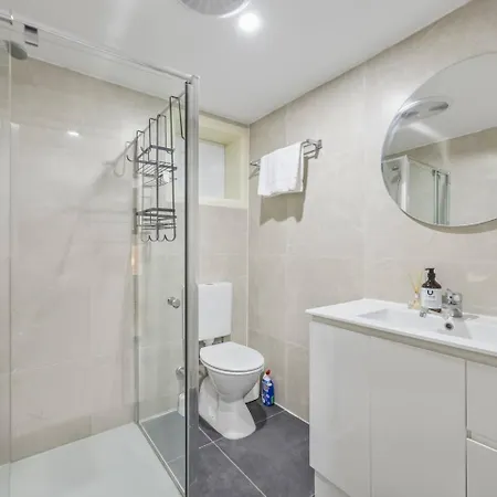Great Value Renovated Unit Near Griffith Brisbane