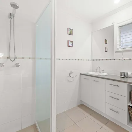 Sunny Bayside Escape In Lota * Brisbane