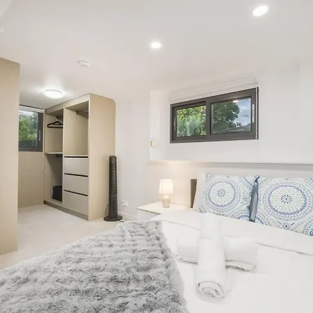 Great Value Renovated Unit Near Griffith Holiday home *