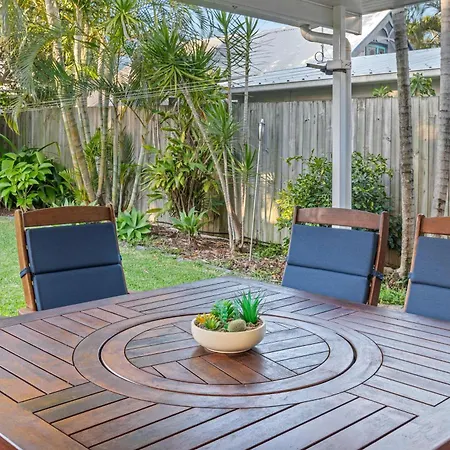 Holiday home Sunny Bayside Escape In Lota *