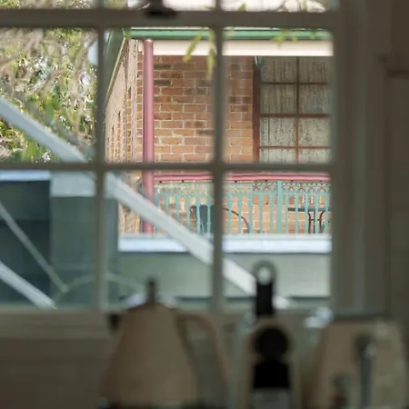 Heritage Family Heart Of West End Cbd And River Holiday home